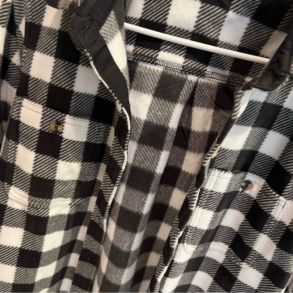 Black & White Warm Fleece Feel Shacket - Picture 2 of 4